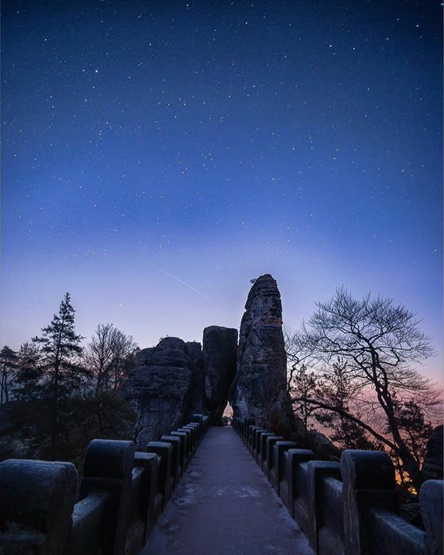 MchelHoward1's tweet photo. Bastei Bridge at night. •
•
•
•
•
#saxony #germany #sachsen #deutschland #berlin #munich #hamburg #german #münchen #köln #bavaria #cologne #frankfurt #europe #igersgermany #bayern #france #ig_deutschland #stuttgart #düsseldorf #igersberlin #ig_ge… https://t.co/DnRrC5rd9C https://t.co/TfX7ysA4cp