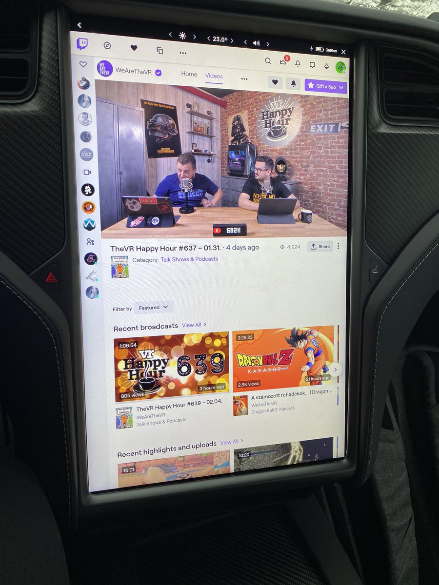 CyrexTO's tweet photo. Töltés közben igyekszem pótolni a HH-kat 🙂 @thevrpisti @thevrjani @thevrbazsi #Tesla https://t.co/Cf2Dpi8Zc4