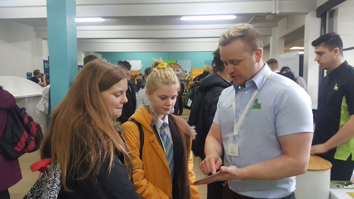 Jaymi-lei and Caitlin from Alderman White School talking to Dan from #GeminiARC about #vehiclerepair saying about #apprenticeships  "anything boys can do, girls can do too" #NAW2020