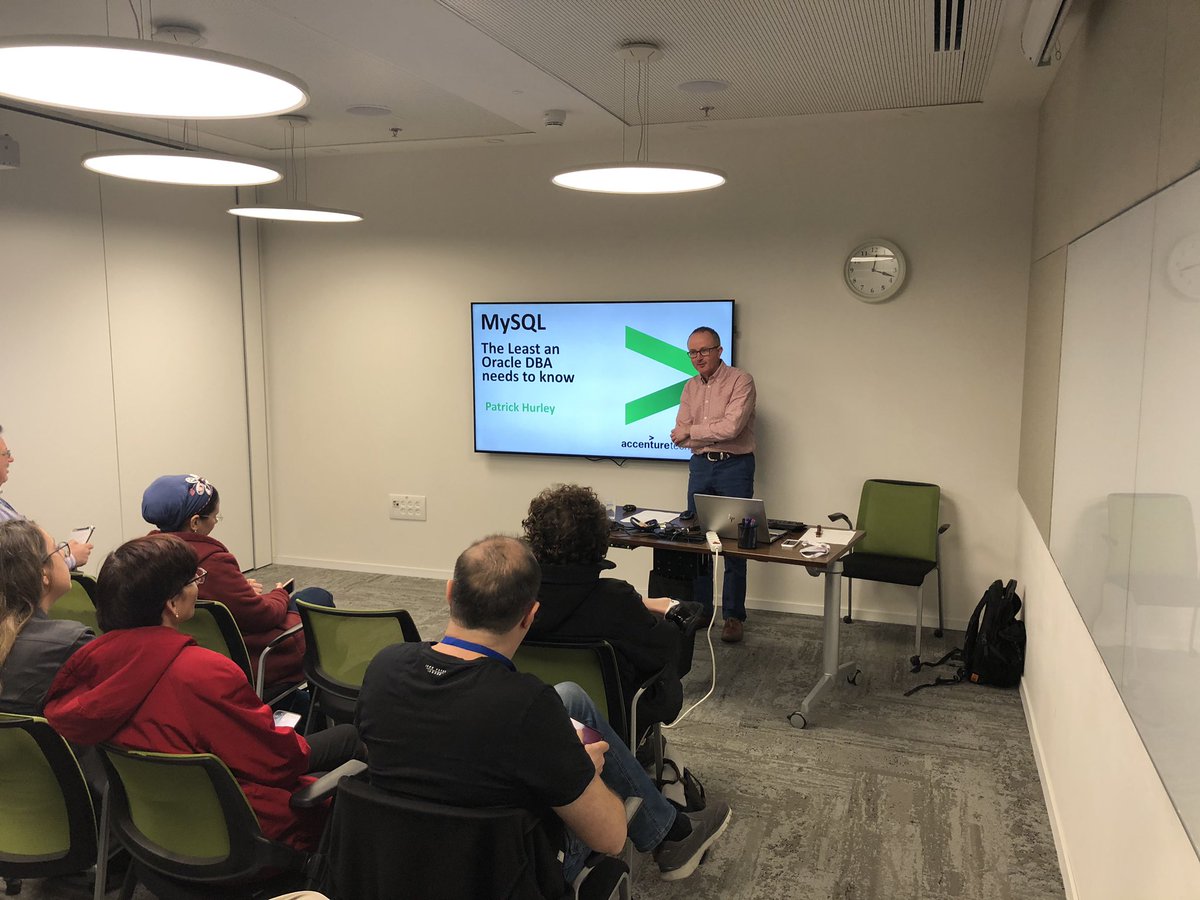 alexzaballa's tweet image. @phurley on MySQL for Oracle DBA’s #ilougTechDays2020 @Enkitec