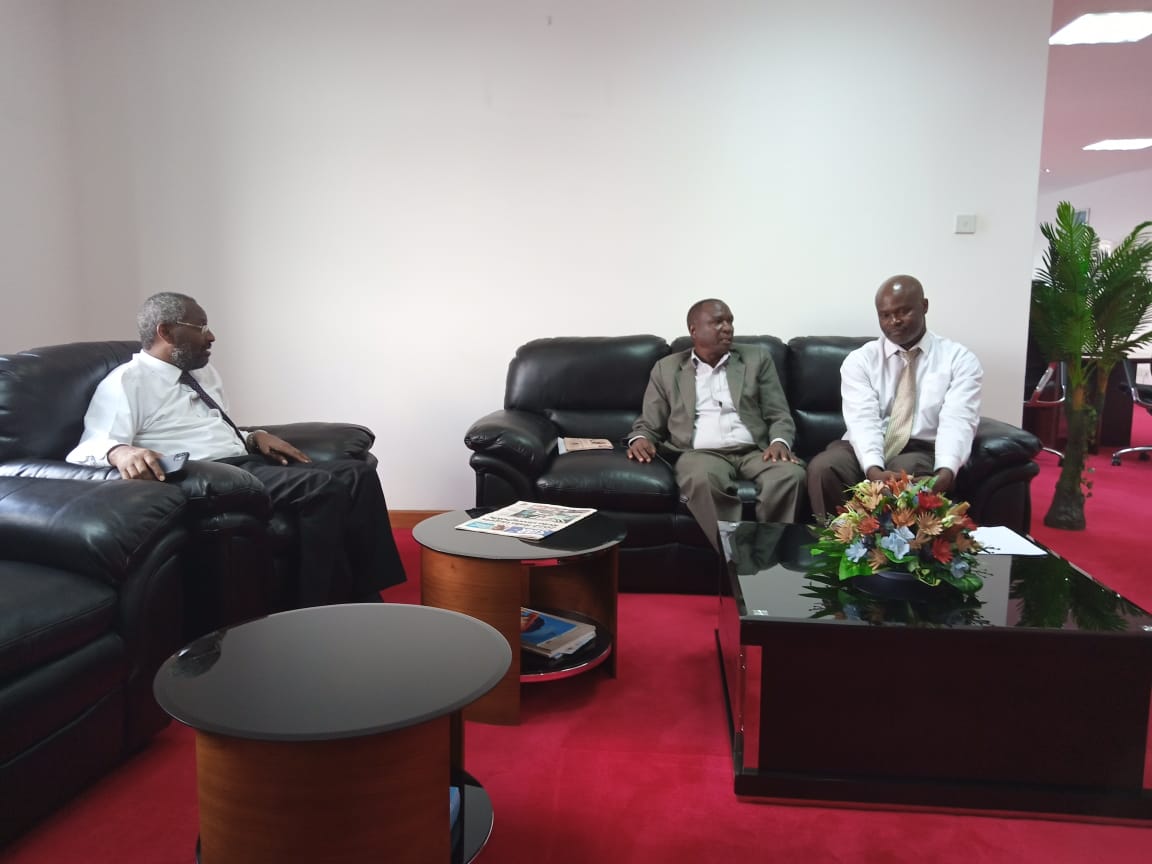 uonbi's tweet photo. VC Prof.Kiama  today  asked University Entomologists to assist the government manage the locust invasion. He was getting a progress report from Prof. John Nderitu and Dr. George Ongamo on the  actions initiated  by the interagency coordination team led by the Min. of Agriculture. https://t.co/6TnJa4PkZa