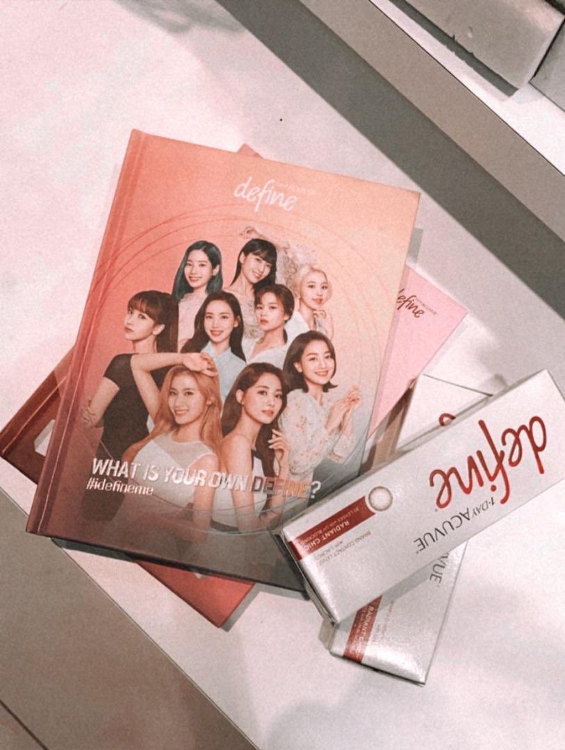 snwucafe's tweet photo. HELPING OUT A FRIEND / HELP RT! 

Hi Malaysia ONCE! If you purchase any two boxes of ACUVUE contact lenses you will receive a random TWICE notebook! While stocks last only, more information please enquire ICARE OPTOMETRY at The Main Place ❤ https://t.co/ccn2NlzH9o