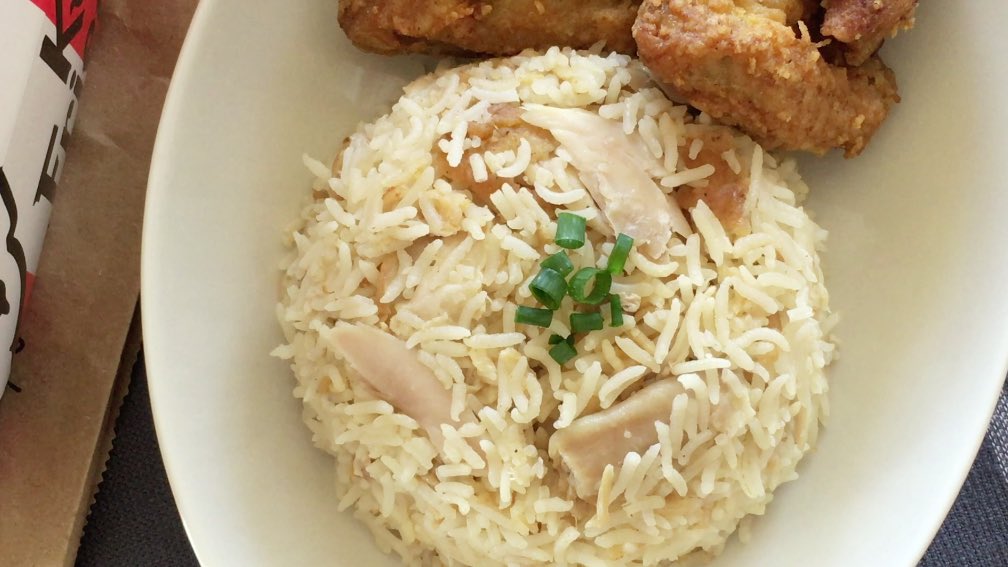 yummeth's tweet photo. Check out our latest video for #kfcricecooker #chickenrice Link to full video:  https://t.co/0OXGq45bzi #kfcchicken #kfcjapan #kfcindonesia #kfcbucket #ricecooker #ricecookerrecipe #easycook #easydinnerideas #originalrecipe #hotandspicychicken #japanesefriedchicken #yummeth https://t.co/aGtvVPtH32