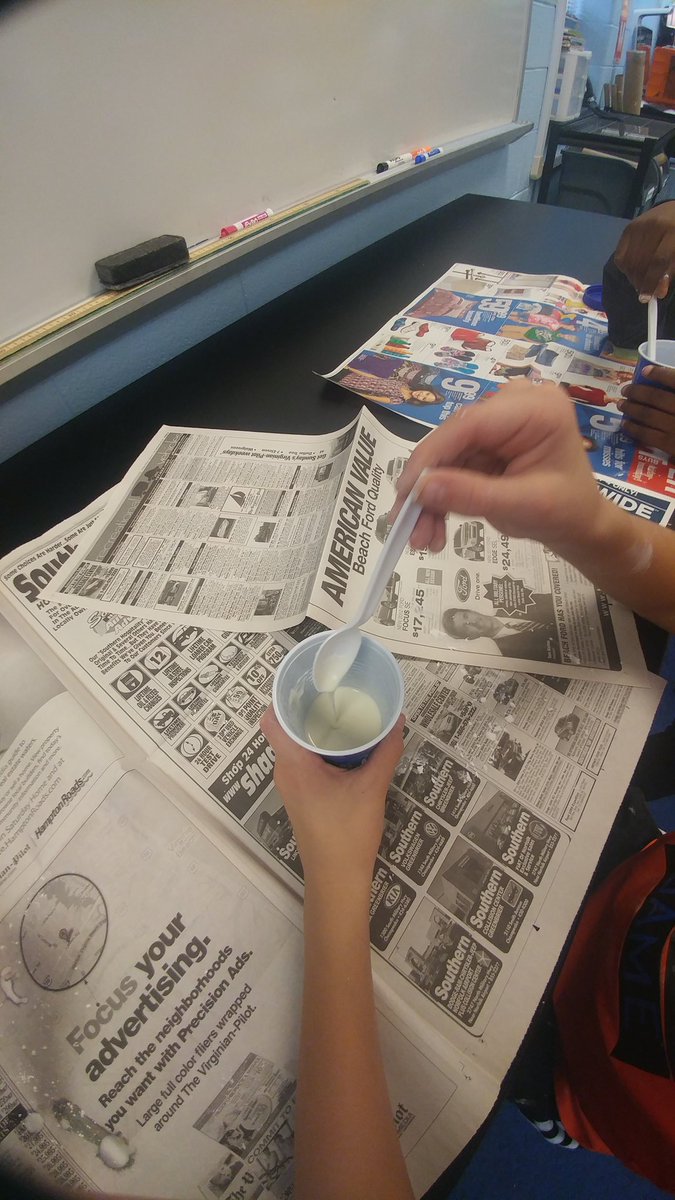 Teach4apurpose's tweet photo. The Oobleck was a success this year @Nrflkcollegiate ! I love teaching states of matter with a hands on approach. @cleteus_smith https://t.co/AP3v2KBUSy
