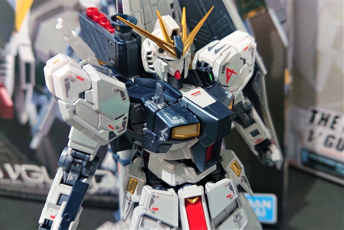 RG 1/144 ガンダムベース限定 νガンダム チタニウムフィニッシュ