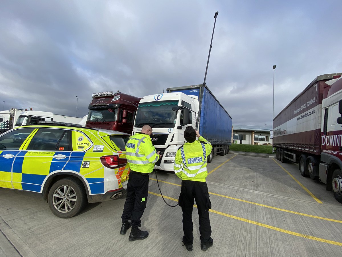 Morning folks. We are out and about today doing #OpTramline and #OpAident across #Northamptonshire So far have caught 4 drivers not wearing seatbelts and a lorry driver making a FaceTime call whilst driving. We are also doing spot checks on lorry’s for immigration offences