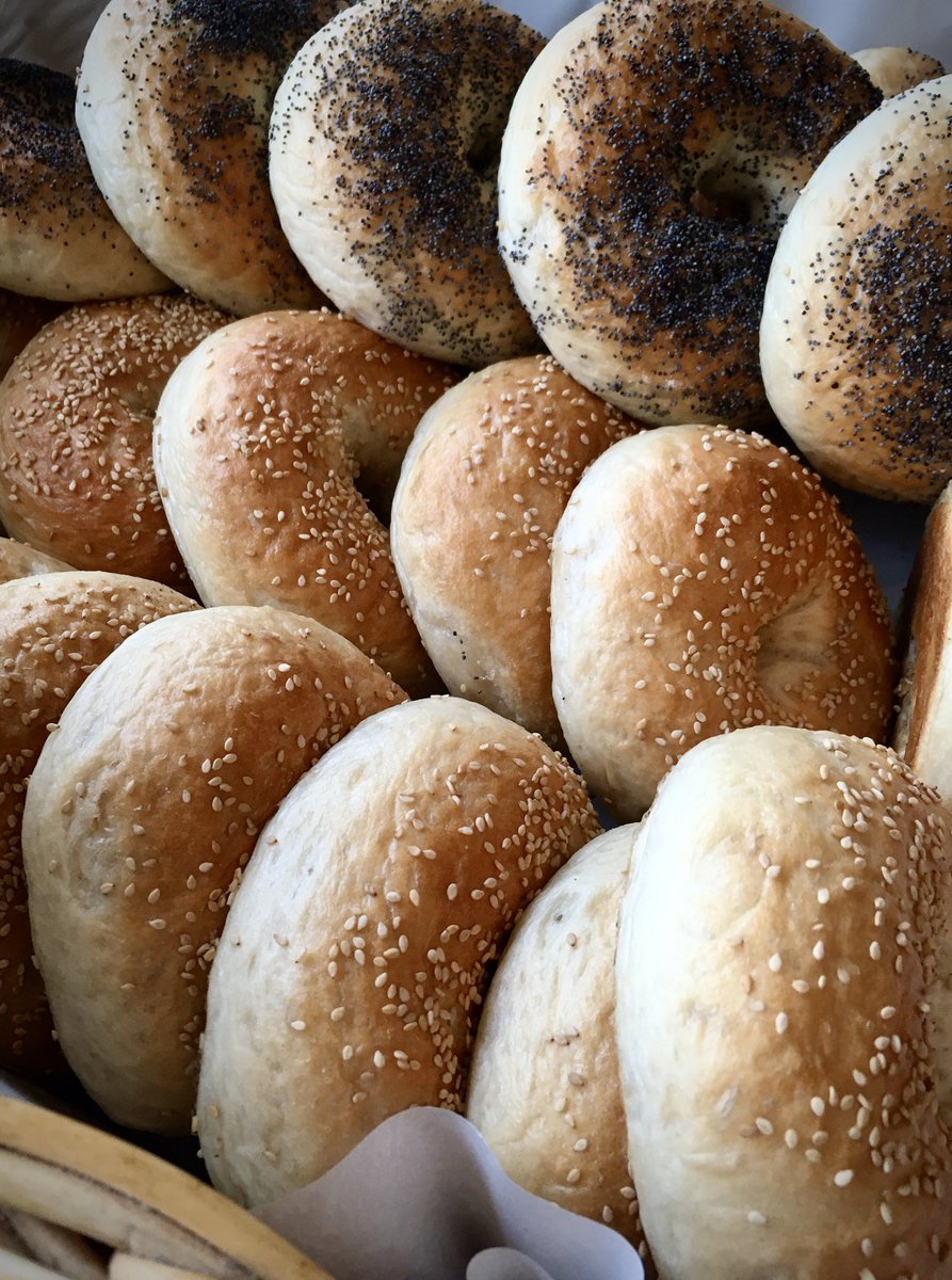 #TuesdayTemptations Delivering a few freshly baked, steaming hot, New York #bagels to <a href="/PiesseRosie/">Rosie's Emporium- The Grocery</a> this morning and grabbing some juicy apples for my pastries. Win:Win! #lovelocal #shoplocal #funkyfrankwell #BusyBakerGurl #RealBread