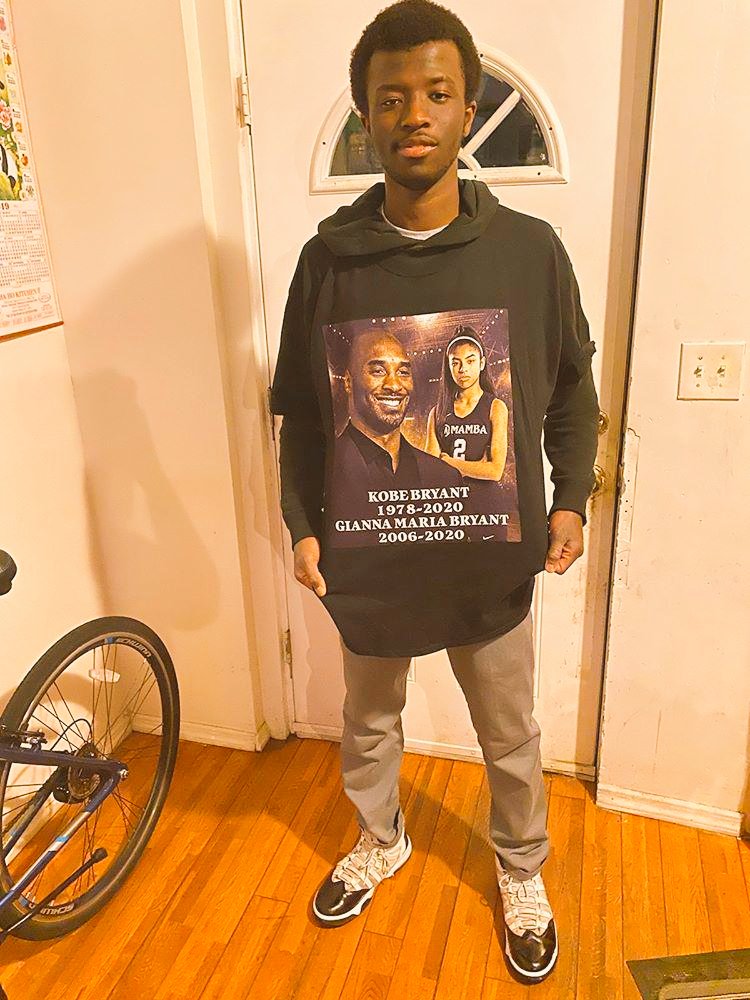 GregoireRalph's tweet photo. over the weekend i bought a shirt I'm going to miss you so much in my heart forever rest in peace easily kobeππand πgigi #restinpeacekobe #RestInPeacegigi #prayforbryantfamily @JenXperience @BriellaTReports @tstrahan4NY @MaryCalviTV @mikewoodsfox5 βοΈπ¨βπ§ππππππππ https://t.co/0q2ooShTfn
