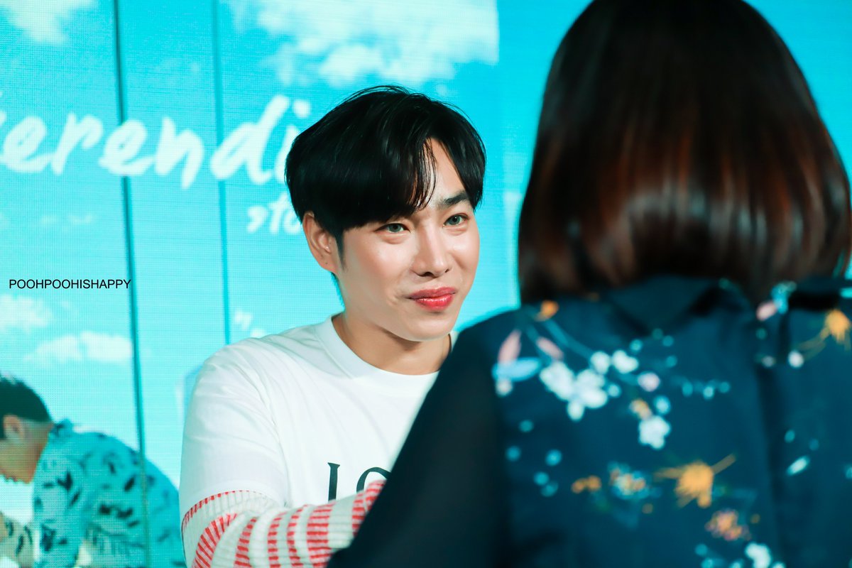 poohpoohishappy's tweet photo. ชอบแอบมองสายตาของผลิตเวลาที่มองนุชๆ มันเป็นประกายและมีแต่ความสุขอยู่ในนั้น ^^
#PalitFansign
#NeverEndingFansign
#NeverEndingStoryFansign
#PeckPalitchoke
#เป๊กผลิตโชค
#viehotelbangkok
#PalitGallery
#poohpoohishappy https://t.co/rXvhTJgsbW