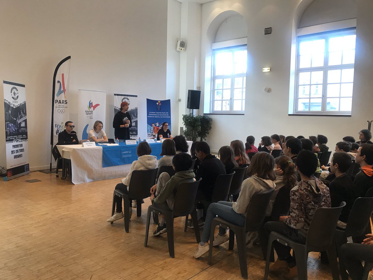 61College's tweet photo. #SOP2020 ; avant les démonstrations et ateliers de pratique, présentation et échanges sur les valeurs olympiques et paralympiques, le hip-hop comme discipline artistique et sportive. #inclusion #Handisport #sportadapté @dsden61 #Paris2024 @MoncadaFra https://t.co/DO809YlKV7