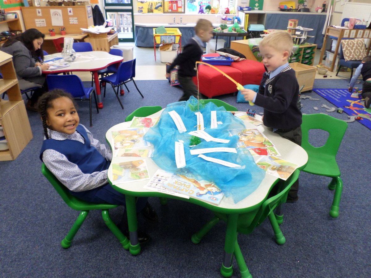 SDPReception_'s tweet photo. We're having fun in Reception today.... let's fish out the sentence to match the pictures from Captain Duck by Jez Alborough #welovereading #readingisfun https://t.co/c4azPd3V3m