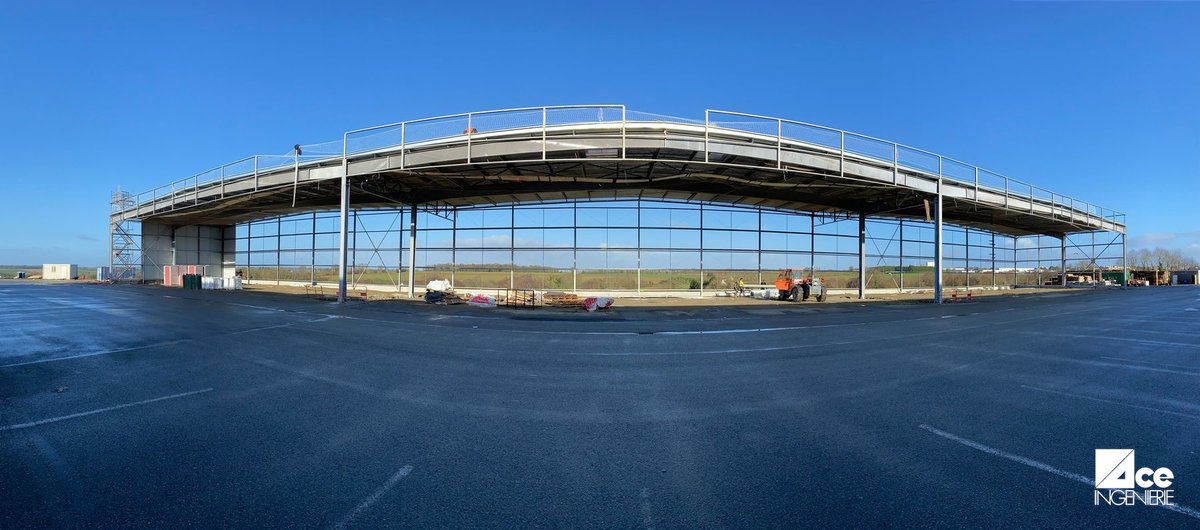 aceingenierie's tweet photo. Les #travaux de #couverture / #bardage sont en cours sur le #chantier de #construction d’un auvent de #stockage pour @vital_agri à #Loudéac (22) par l’entreprise #Guindé. 👷‍♂️
#vital #vitalconcept 
#aceingenierie #abccontractant #maitrisedoeuvre #contractantgénéral https://t.co/yE6XeEBLVA
