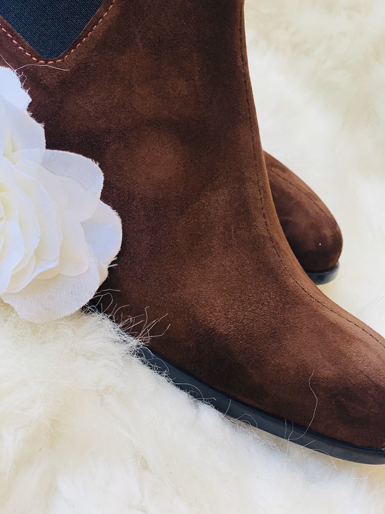 mascotwears's tweet photo. Brown Suede boots
#mascotwears #shoes #brown #chelseaboot #madeinnigeria #handmade #leather #dapper #gift #mens #walkinus #mwshoes #nigeria #9jamadeshoes #lautech #quality https://t.co/Asgl01hzLr