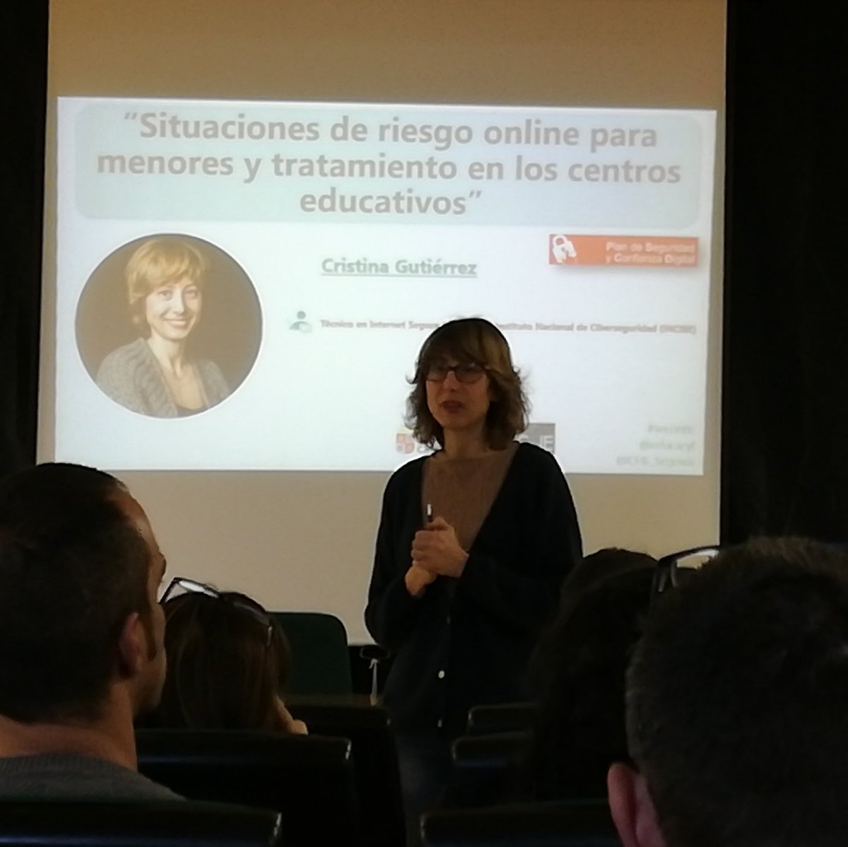 craretama's tweet photo. Jornada de Seguridad y Confianza  Digital en Segovia. Gracias por darnos esta oportunidad para seguir aprendiendo! #secontic @CFIE_Segovia #psycd @educacyl @escuellar_es https://t.co/jawSKWinrC