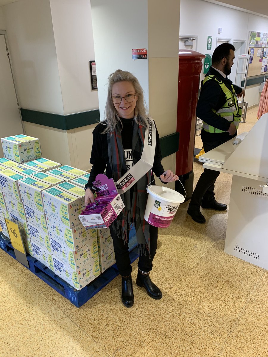 Ryan_RWelfare's tweet photo. I’m out and about this morning meeting some of the wonderful @Morrisons colleagues who are volunteering for @CLIC_Sargent this #WorldCancerDay!

Great to see Michelle, Lisa and Katherine at Enterprise Five after meeting Michelle at Mayo Avenue this morning!

#YoungLivesvsCancer https://t.co/yAiwPCIjXM