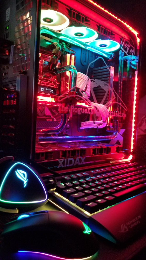 TheRealRogueXD's tweet photo. I'm cooking up a RogueTopia turkey dinner &amp; inviting y'all to gather around 💙🖤"The Guardian" 🖤💙 to celebrate. Who's coming over to check out the new  X10 at my house? lol
❤️ I'M IN LOVE❤️!!!! THANKS GrndPaGaming &amp; @xidaxpcs !! 
@xidaxjake @XidaxFounder @Deneb1453 https://t.co/9TQRXj2KTV