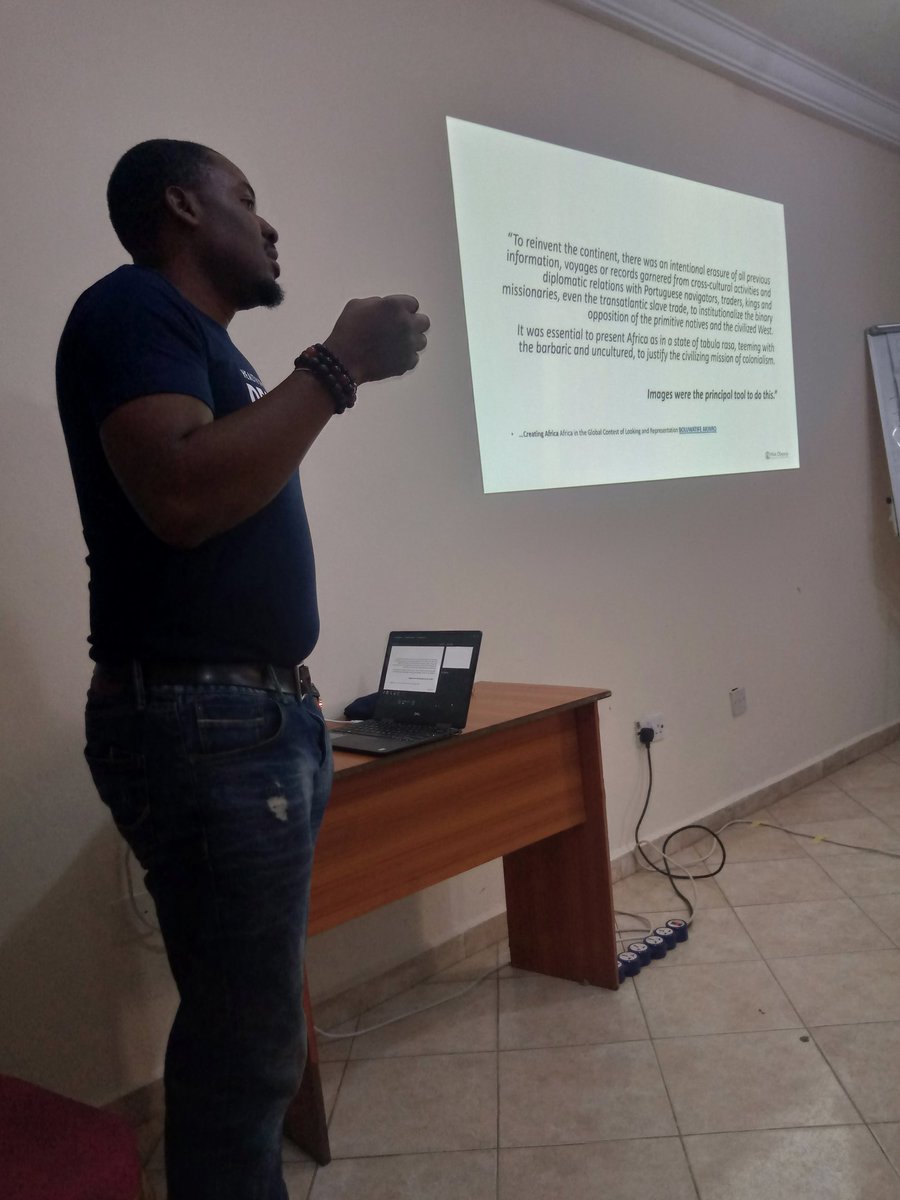 rarespp's tweet photo. @tifekorede of Tell that Story taking HOMEF Team on Decolonizing Narratives.
-Rewriting our stories
-Telling the Africa stories, the way it should and the way it is.
#HOMEFTeamBuilding
#DecolonizingNarratives
#HOMEFTeamBuilding
@Health_Earth @joyce_okeoghene @flow_steve @kd2cad https://t.co/pJDOOl7XLw