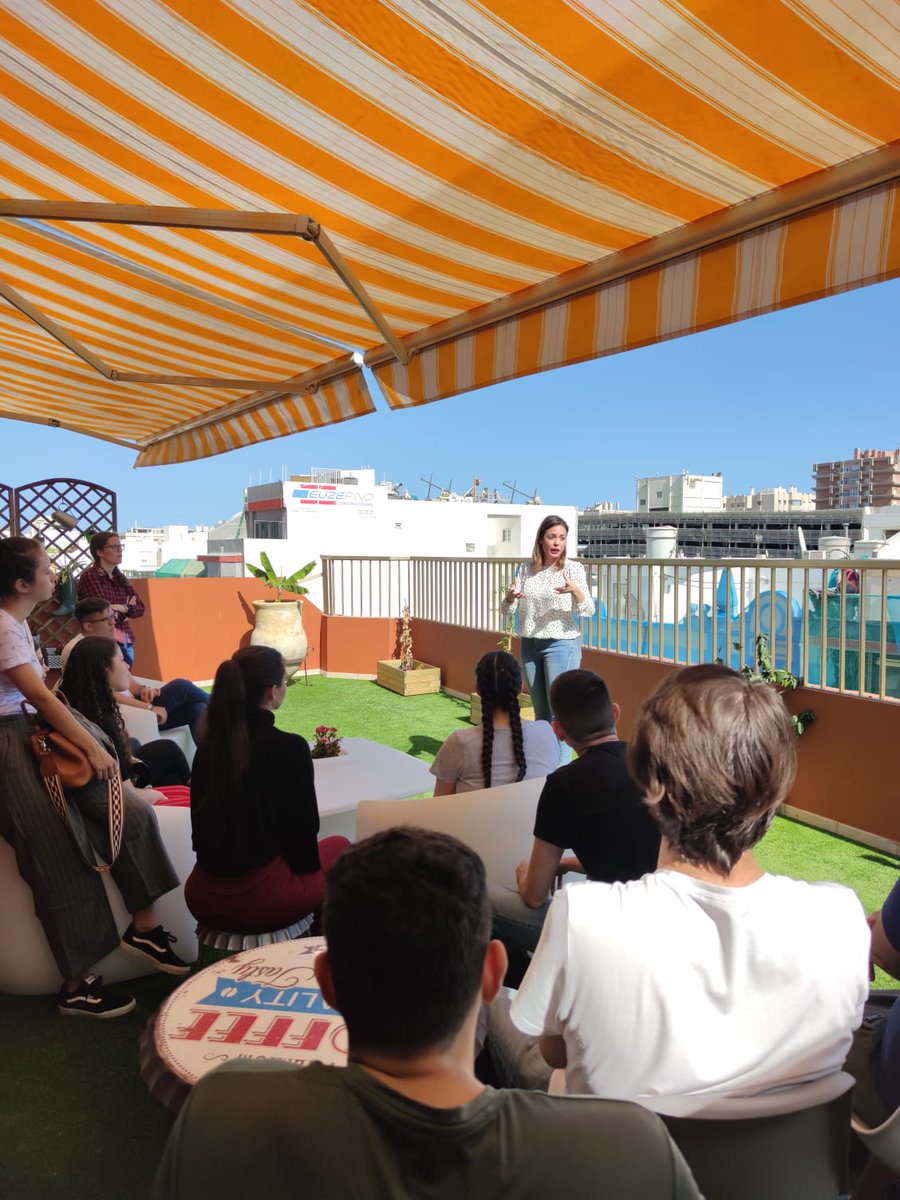 kinewaideas's tweet photo. 🎫Recientemente recibimos la visita de más de una decena de alumnos del CEFP Villa de Agüimes. Pudieron ver cómo llevamos a la práctica todo lo relacionado con la organización de eventos en #Kinewa. 👇🏽 https://t.co/ZymS4RnAqS