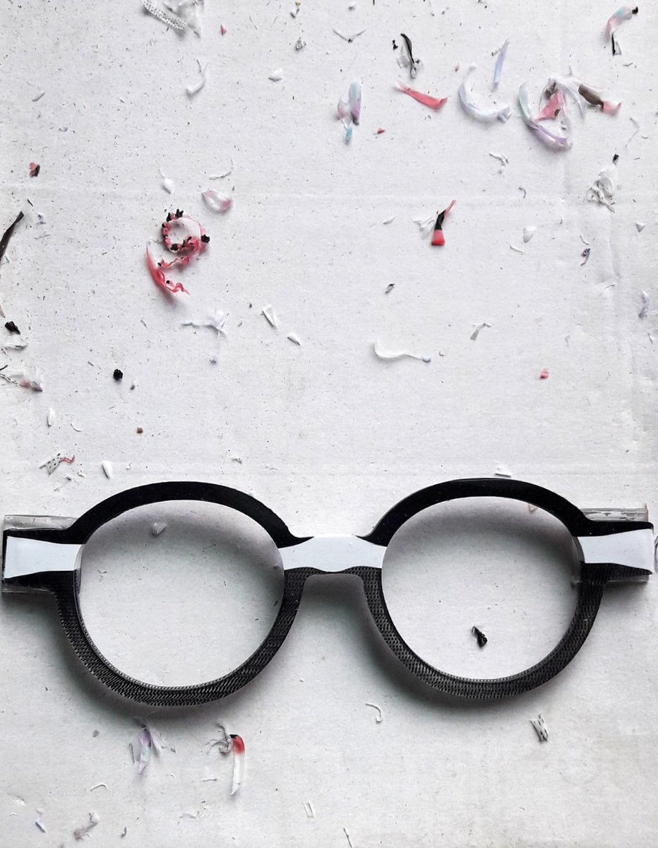 Volumes and sophisticated lamination works are dominating concepts in this New Spring / Summer 2020 Collection. 
👉 Discover it: xaviergarcia.design 
#xaviergarciabarcelona #design #eyewear #fashion #style #handmade #craftmanship #newcollection #spring #summer #eyeweardesign