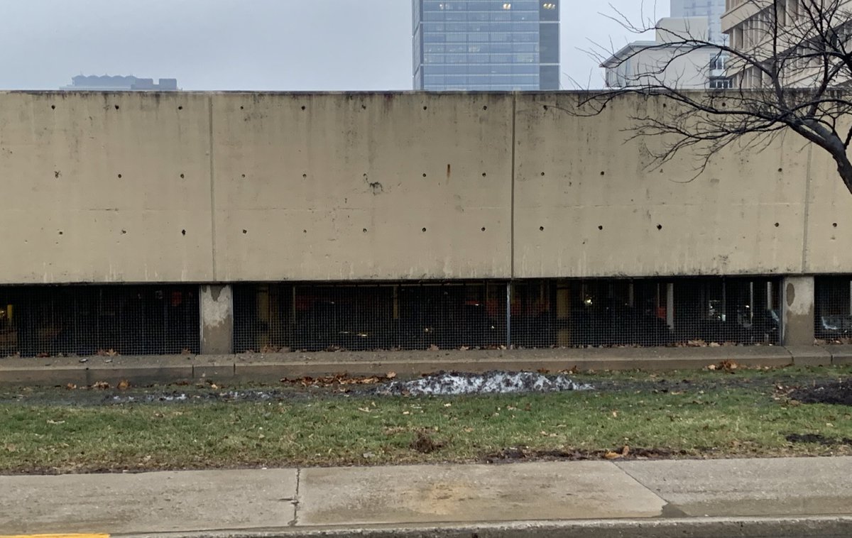 SeanAshWX's tweet photo. Indy Sni-irt Pile Update (been here since December 15th):

“They stab it with their steely knives, but they just can't kill the beast.” #INwx https://t.co/Wim1DCI6ib