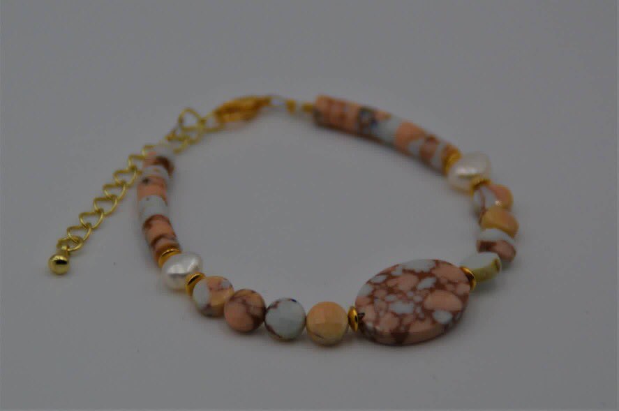 TantalisingB's tweet photo. Exciting new range of stone and pearls :-) 
Pink stone with fresh water pearl bracelet £8.50 #tantalisingbeads https://t.co/md7L8VGwK3