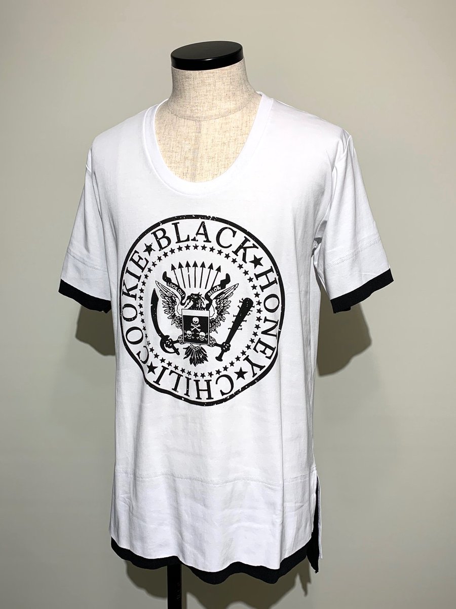 HarajukuVillage's tweet photo. GACKTさん@ GG EXPRESS Vol.45
【BLACK HONEY CHILI COOKIE】Great Seal Tee
https://t.co/AQBU8Qvvd9
コチラのインナーが見える別カットが出るのもお楽しみに♪
#GACKT さん
#GGEXPRESS https://t.co/kVqbCJTKyV