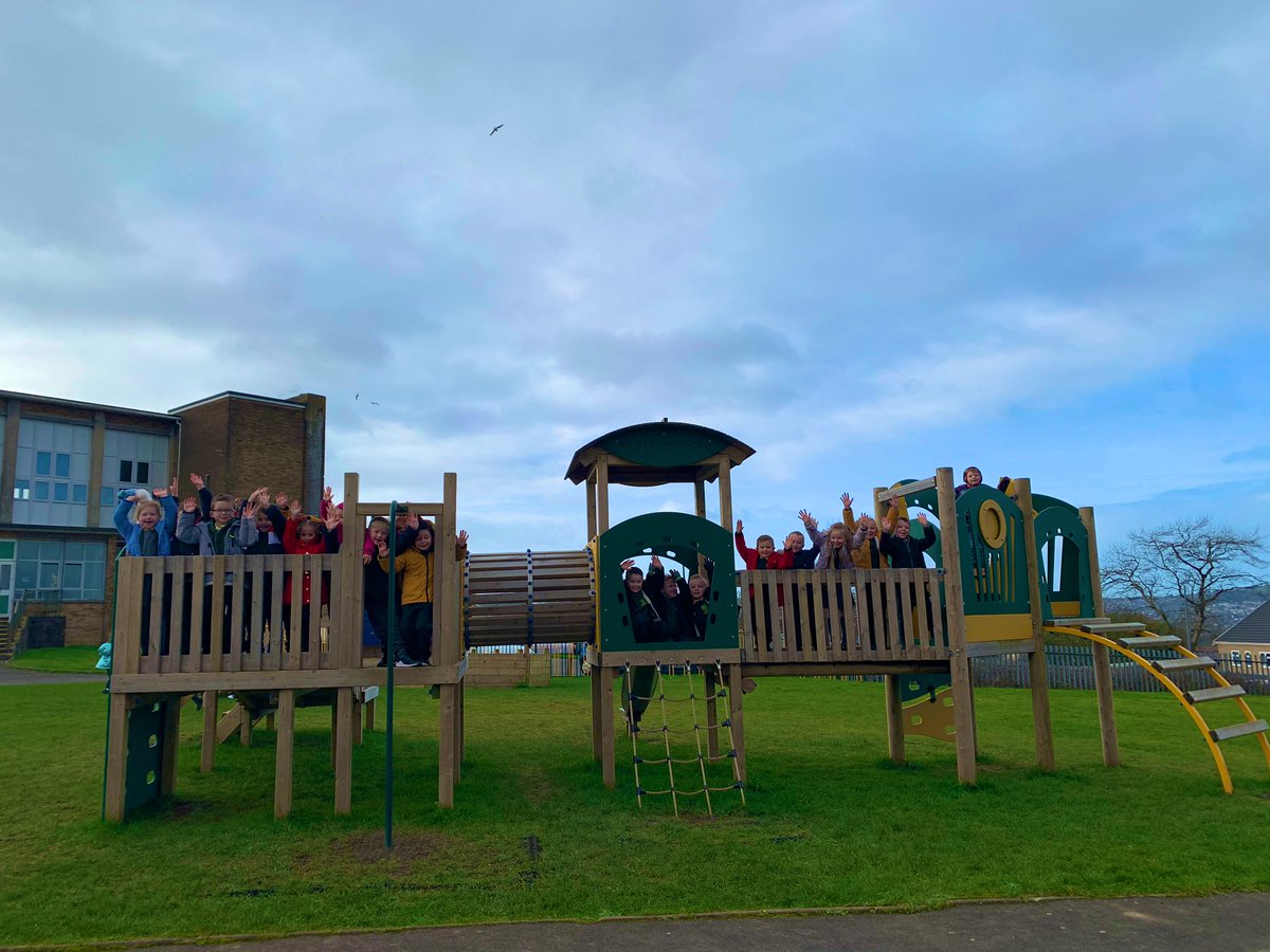 CGPrimary's tweet photo. It was a chilly playtime but Class 3 enjoyed their turn on the adventure playground! ππΌβοΈβ
οΈ #CGPPD https://t.co/E7UDqbK4pH
