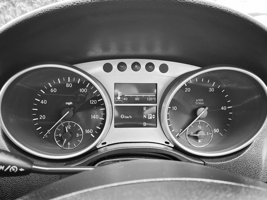 jerryteflon's tweet photo. #w164 #mercedes #ml320 #mercedesbenz https://t.co/zvNRAmk2EL