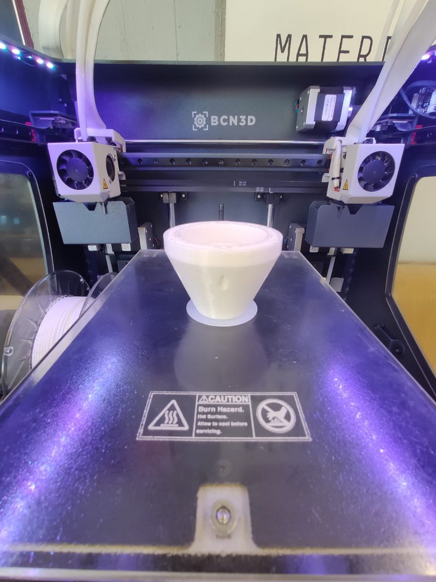 castellarnausem's tweet photo. Seguimos trabajando en la reducción de peso del vehículo, piña con impresión 3D🙌
.
.
.
#project #shell #shellecomarathon #ecomarathon #teamcastellarnausem #castellarnau #sem #team #photo #instagram #ev #eco #electric #electriccar #work #teamwork #restless #sparks #AFCM https://t.co/g9fdd72VYJ