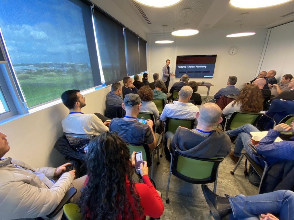sandeshr's tweet photo. @shakeeb is crushing it in his design and #orclapex session with a full house !! #ilougTechDays2020 @iloug_org #iloug @joelkallman https://t.co/PfgtwmAMgq