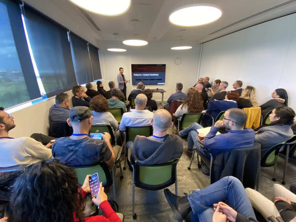 sandeshr's tweet photo. @shakeeb is crushing it in his design and #orclapex session with a full house !! #ilougTechDays2020 @iloug_org #iloug @joelkallman https://t.co/PfgtwmAMgq