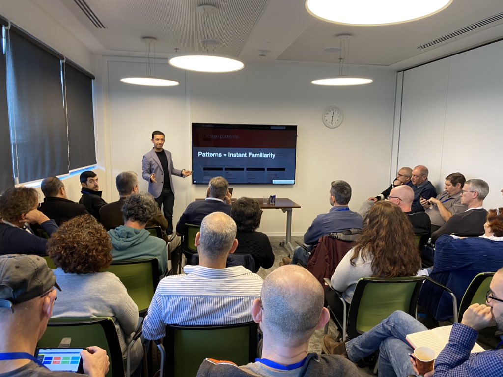 sandeshr's tweet photo. @shakeeb is crushing it in his design and #orclapex session with a full house !! #ilougTechDays2020 @iloug_org #iloug @joelkallman https://t.co/PfgtwmAMgq