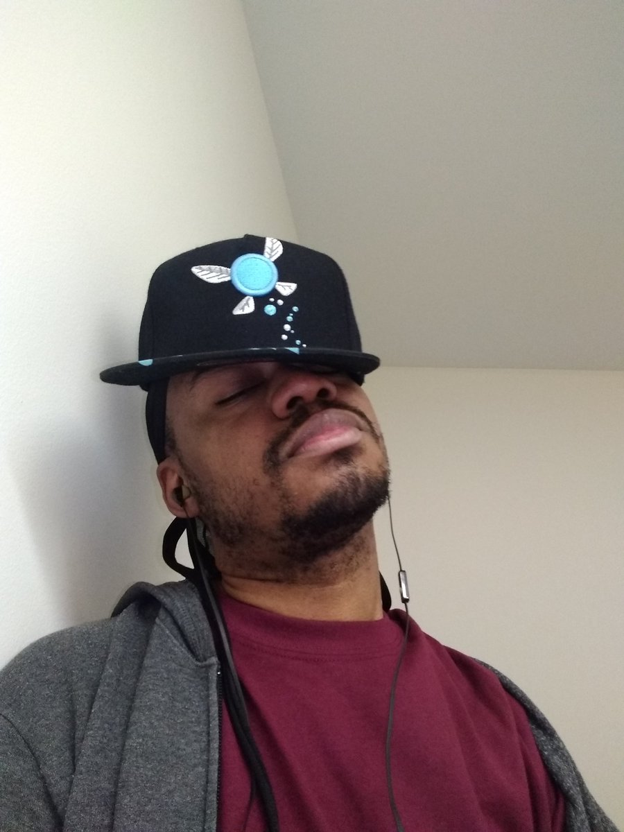 lonewolf2005's tweet photo. Walking into work like I just want to chill lol https://t.co/4HXFeI7tmE
