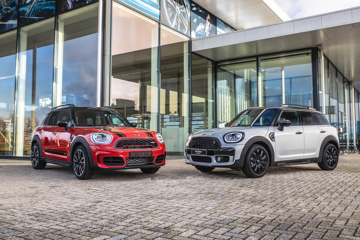 De SUV van MINI. 
Beide beschikbaar in ons aanbod:
• MINI Countryman John Cooper Works.
• MINI Countryman White Silver Edition (1/100). 
Bezoek onze website voor meer informatie: debeier.nl/mini/voorraad-… #DeBeier #MINI