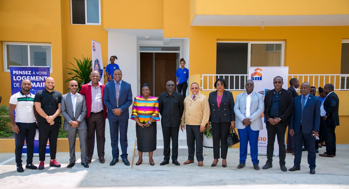 snigabon's tweet photo. Près de 300 compatriotes repartis en 57 familles occuperont désormais leurs logements du projet SNI Likouala Crossroads Apartments, après la remise des clés ce 1er Février par le Ministre Léon Armel Bounda Balonzi, @TransportGOUVGA @habitatGOUVGA 

#SNIReloading https://t.co/cOIeiXuxmc