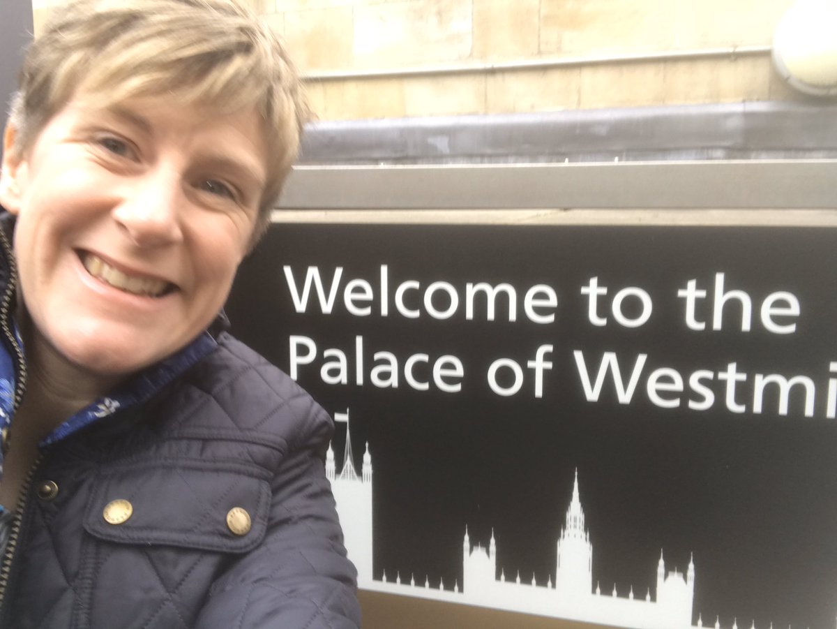 kimbomeek's tweet photo. Excited to be here on #WorldCancerDay 😁😁😁 Raising the profile of radiotherapy with friends at @ActionRTherapy @RTherapy4Life @SCoRMembers @RCRadiologists @ipemnews in Westminster! #LetsGo! 🙌 https://t.co/y0HwNaKh3e