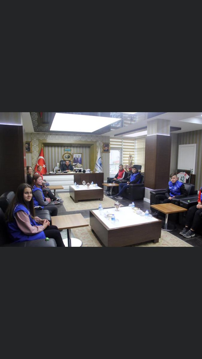 GSB_CihanbyliGM's tweet photo. Cihanbeyli Gençlik Merkezimiz gönüllü gençlerimizle birlikte Sayın Belediye başkanımız Mehmet Kale yi ziyaret https://t.co/D3xBe8PRRS başkanımıza misafirperverligi için çok teşekkür ederiz 🥰😍🇹🇷🤗👏
#RecepTayyipErdogan
#mehmetkale
#kasapoglu
#tugva
#emretopoglu
#tuncayulusan https://t.co/qb5Mj9pPcB