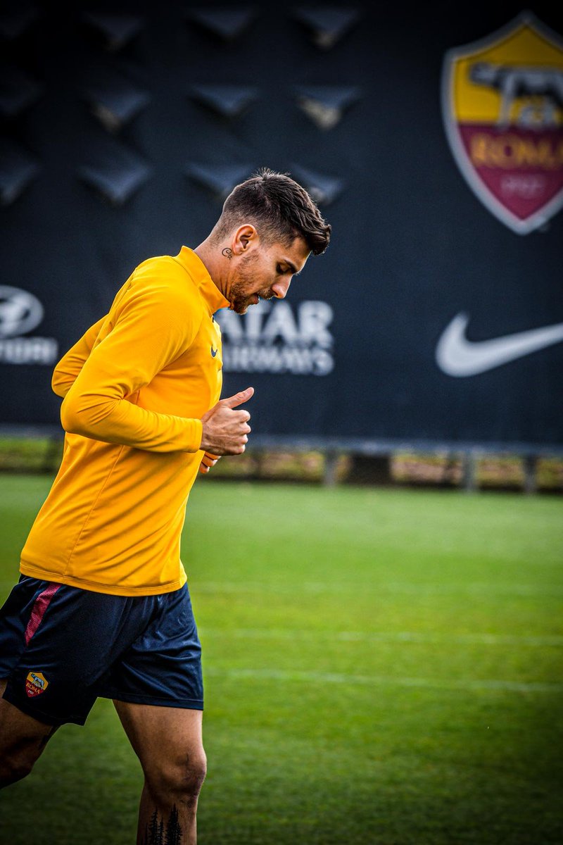 ASRomaArabic's tweet photo. التدريبات مستمرة من أجل مواجهة #روما_بولونيا! 🏃♂️🏃♂️
#روما https://t.co/rBn5Qyyi3m