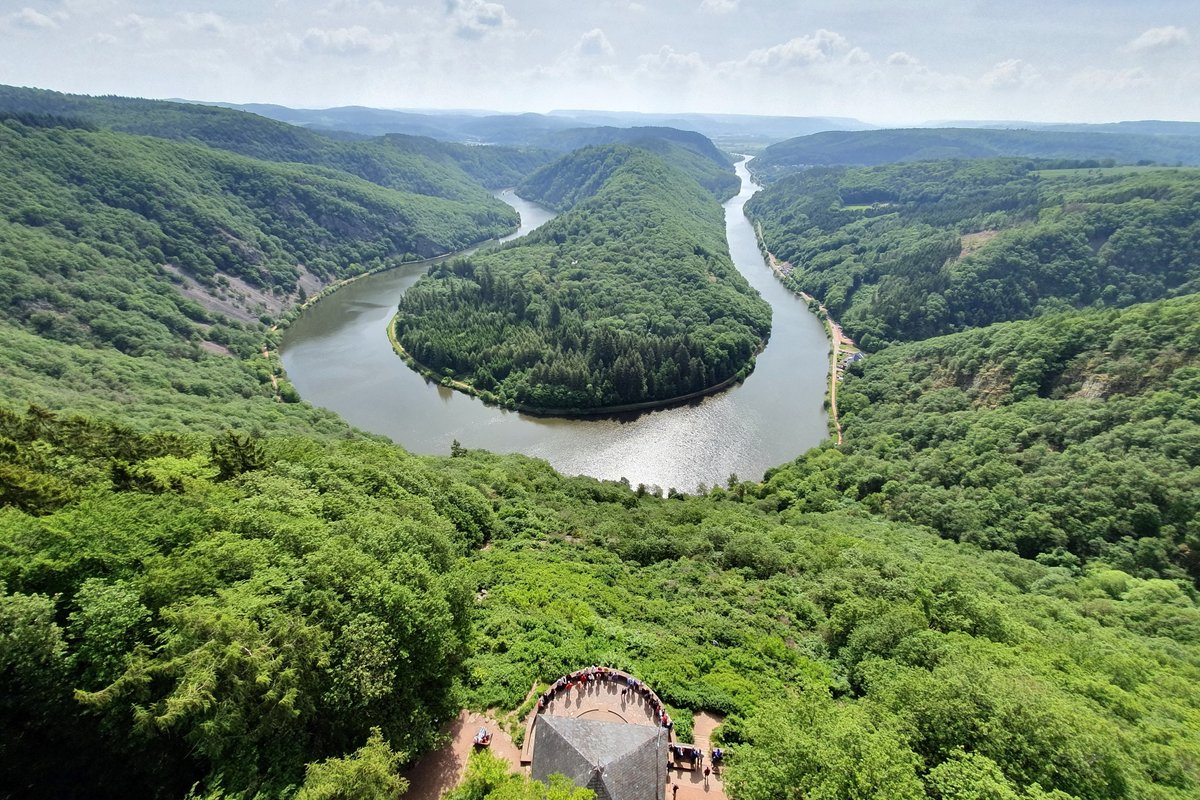 GermanyinOman's tweet photo. Guun Dach, ei wo sinn mir dann doo? We are visiting Germany’s smallest federal state today: #Saarland - region of boundless charme🌾This #traveltuesday gives you #threereasons to visit this federal state with an eventful history

https://t.co/o2QoH80Kws
📸©️: dpa/picture alliance https://t.co/YTUPrrJCet