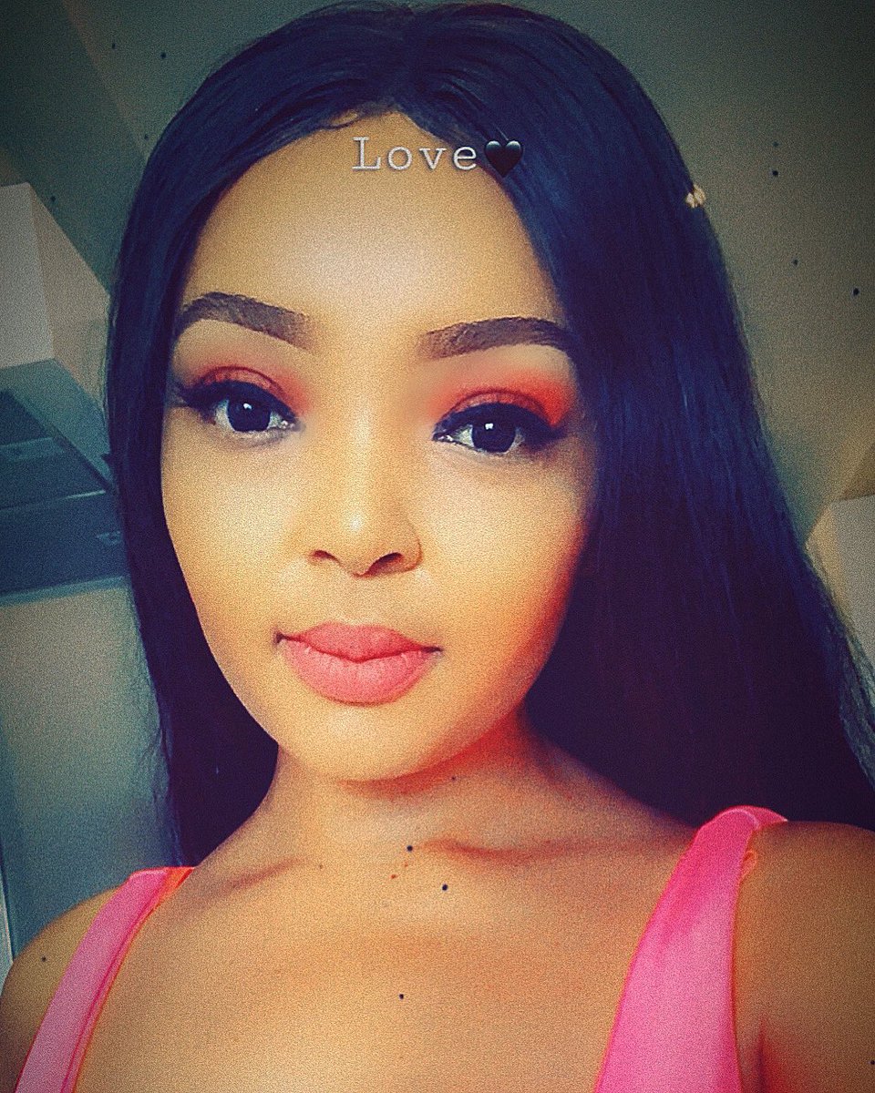 pinkygirl_sa's tweet photo. Less Ego. More Soul. ❤️💋
#categoryface 💄 by me https://t.co/b4NqvMnpk5