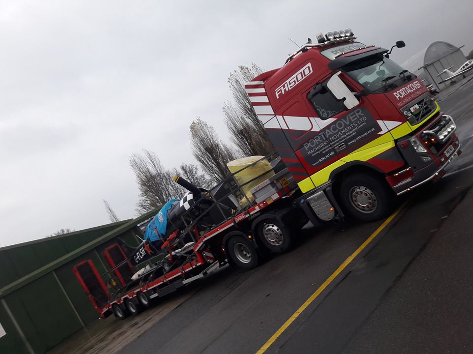 PortacoverM's tweet photo. Bit of a blast from the past but we enjoyed these photos so much we thought we'd share them again!

We transported this Russian light aircraft from Epping to RAF St Athan for repair.

#nooteboom #aircraft
#transport #lowloader #tuesdaymotivation https://t.co/UfbCTXrvBM