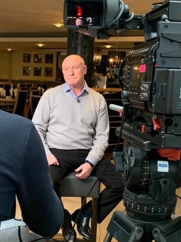 stevemacca11's tweet photo. Great to catch up with premier league production today so tune in over next few days for interview....Sky/BT 👍 https://t.co/wlp3Lb7BUm