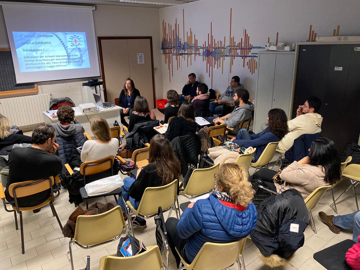 angimedea's tweet photo. Presentazione del Cinevideoclub e del corso di cinematografia. https://t.co/EK6j47cGfC
