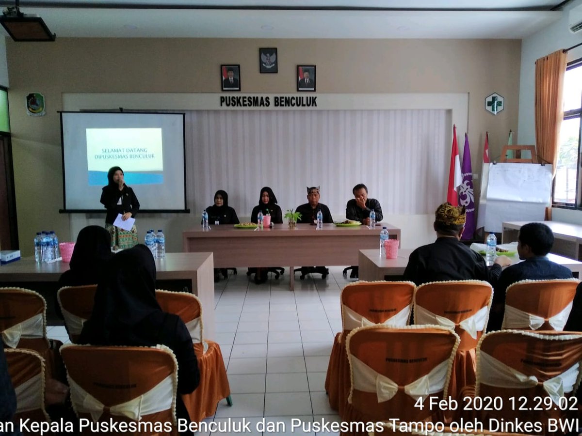 Dinkesbwi's tweet photo. Serah  terima Jabatan Kepala Puskesmas di @pkm_tampo &amp; @uptd_puskesmas_benculuk semoga amanah megemban tugas baru sekaligus pengarahan dan tinjau layanan serta ruangan puskesmas.
#selamatdansemangat
#peningkatankinerja
@AzwarAnas_A3
@ipukfdani
@Rio_WL
@banyuwangi_kab
@KemenkesRI https://t.co/Ma0BHt9Yuc