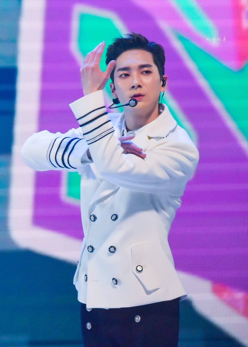 AryounAron's tweet photo. 20200130 서울가요대상
럽미럽미럽미럽미

#뉴이스트 #NUEST #ARON #아론 #곽아론 https://t.co/6xziRBB5dA