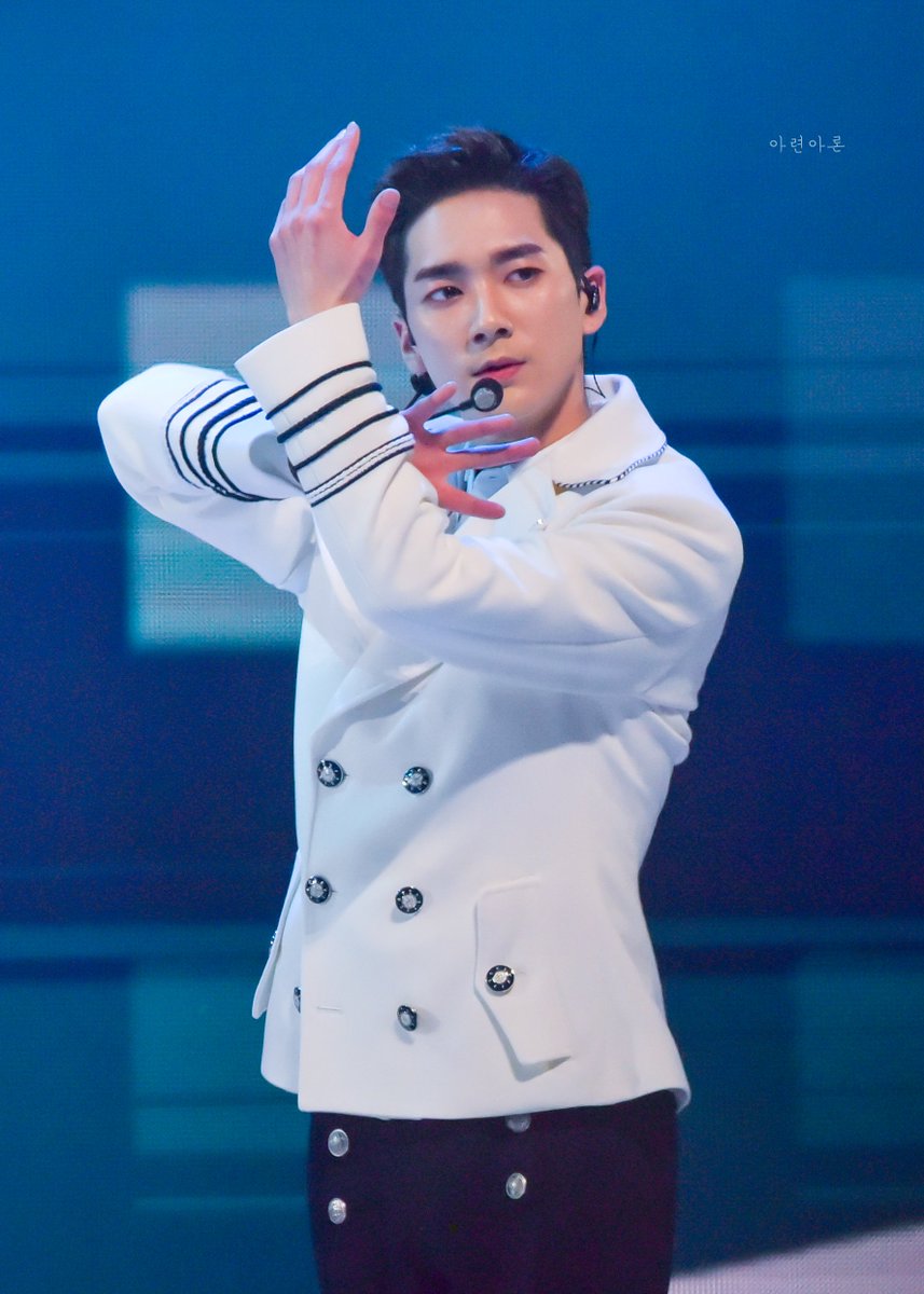AryounAron's tweet photo. 20200130 서울가요대상
럽미럽미럽미럽미

#뉴이스트 #NUEST #ARON #아론 #곽아론 https://t.co/6xziRBB5dA