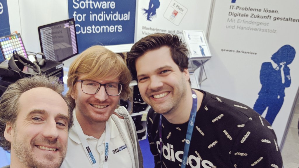 LeanderReimer's tweet image. Having fun @oop_conference with @fuchshuber and @DataDuke #cloudnativenerd