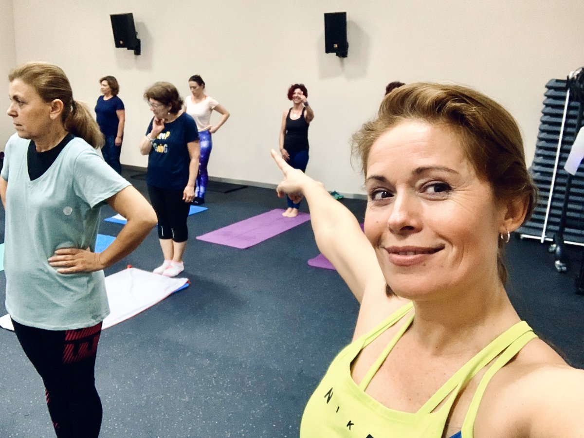 evajimenezlanza's tweet photo. Que bien me encuentro acudiendo al #Gym diariamente y al lado de mi casa, #LowFitDosHermanas #VidaSaludable @Lowfit #LowFit @Vidasanamalaga #Yoga https://t.co/Wytnfp2F2h