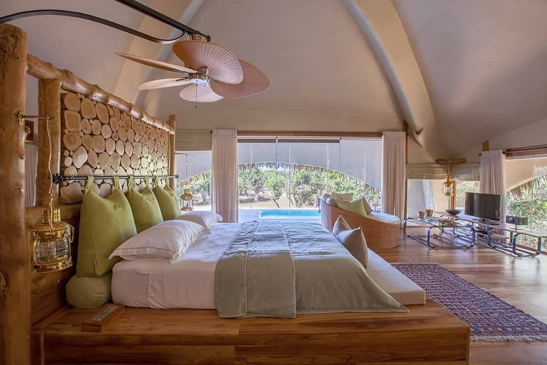 PSExperiences1's tweet photo. Between wildlife-packed #YalaNationalPark & the vastness of the Indian Ocean, lies #ChenaHuts a collection of 14 thatched domes.
Wake up to a world beyond expectation with #PlatinumSignatureExperiences
Book your #LuxuryVacation this Summer for the most luxurious #Destinations ! https://t.co/uYjrd0q3tf