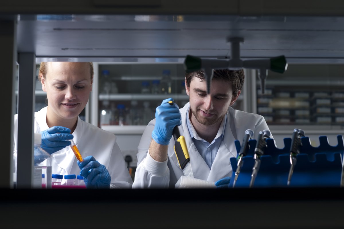 We received a £1.2 million #USA grant to investigate psychosis in #Alzheimers. Will help advance understanding of underlying mechanisms leading to some people with Alzheimers developing #psychosis 

#ExeterDementia #ENDALZ @KatieLunnon <a href="/Alzheimers_NIH/">N/A</a> 

exeter.ac.uk/news/research/…